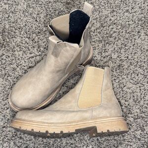 Tan Chelsea Boots